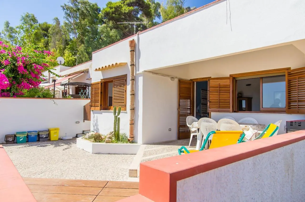 Melograno Vila San Vito Lo Capo Itália