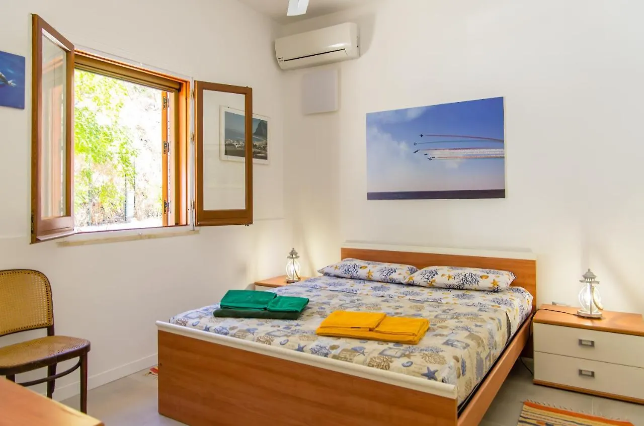 Melograno Vila San Vito Lo Capo